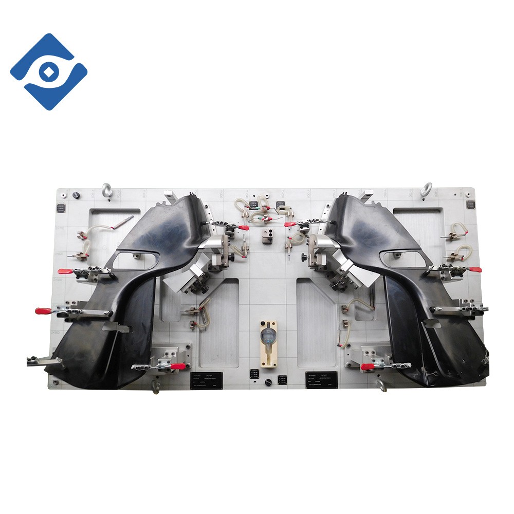 B柱饰条总成左侧和右侧